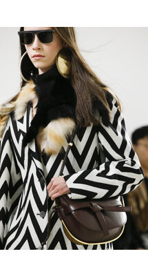 Details Loewe Fall 2018 Ready-to-Wear , Детали коллекции Лоэве осень зима 2018 , Fashion show , неделя моды в Париже , PFW , Paris Fashion Week , Mainstyles